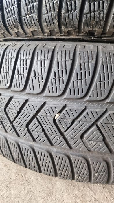 235 50 19 Pirelli Seal 2 anvelope iarna