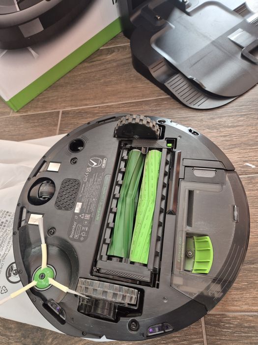 Прахосмукачка робот Irobot Roomba i7+ с ПОДАРЪК аксесоари