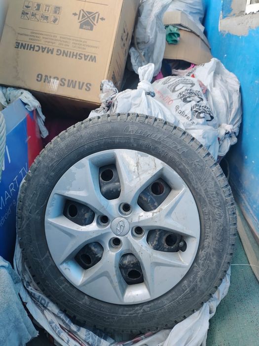 Продам зимние шины с дисками