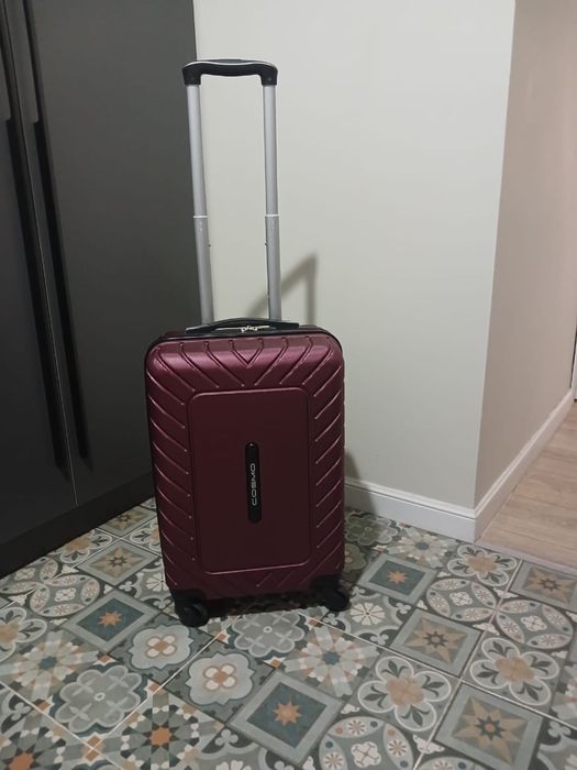 Продам чемоданы в отл состоянии!