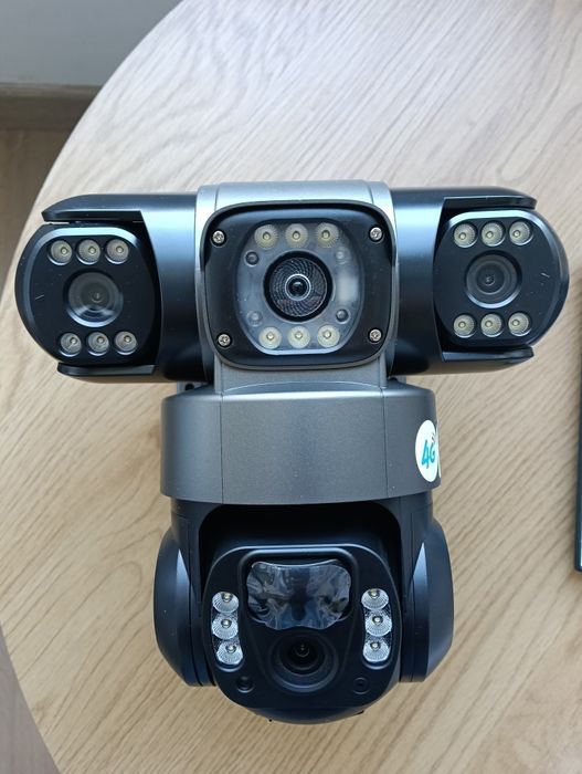 Camera supraveghere CU 3 OBIECTIVE SI SENZOR DE MISCARE  , PANOU SOLAR , conectivitate prin telefon