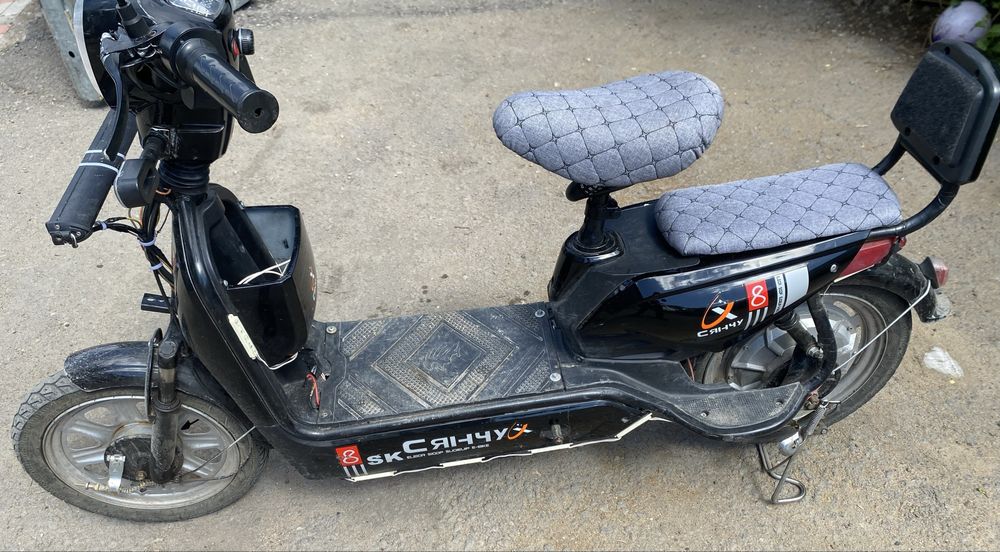 Продам электроскутер Ск8