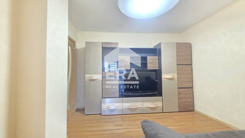 ЕКСКЛУЗИВНО!Тристаен апартамент под наем в кв.Трошево , град Варна.