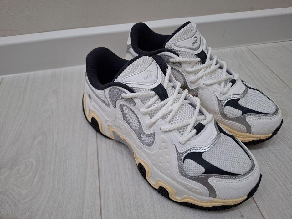 Кроссовки мужские продам