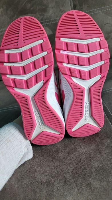 Обувки за момиче 33 и 32 номер