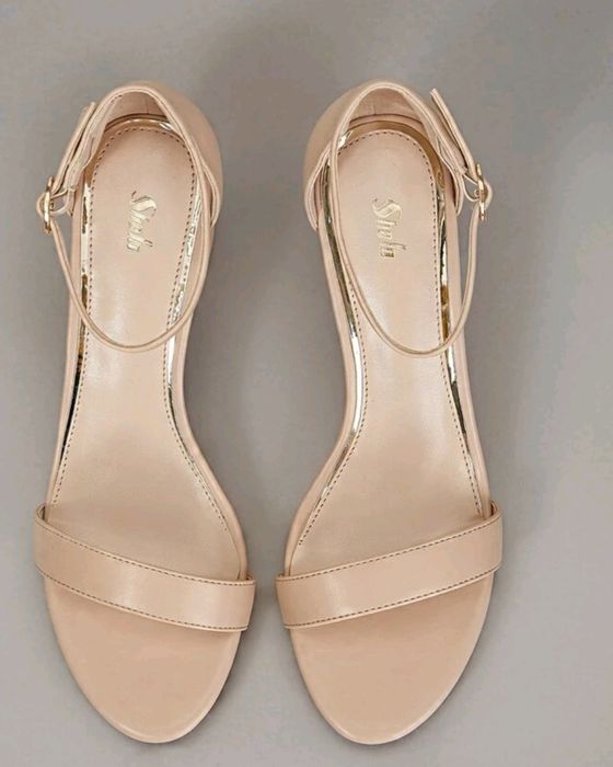 Дамски сандали на ток