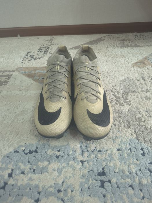 бутсы 43 размер , в длину 27,5 см