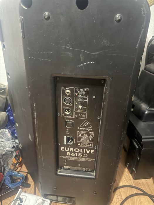 Продам колонки Behringer EUROLIVE B615D