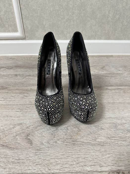 Туфли со стразами