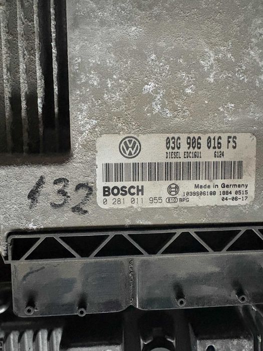 Компютър еку ecu електронен блок двигател Голф 5 1.9тди 105кс