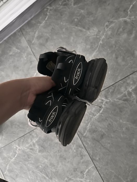 balenciaga track 1 черно белые