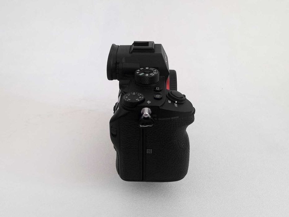 топовая беззеркалка Sony A9