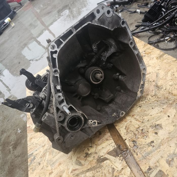 Скоростна кутия за Dacia Lodgy 1.6 бензин  JR5 398