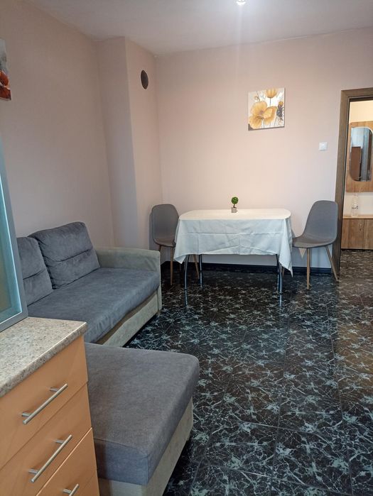 Дава се под наем Двустаен апартамент в Варна, Конфуто - 58 кв.м за 500 € - Снимка #1