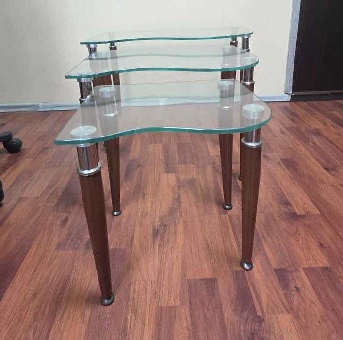 Продаваме 3 стъклени масички