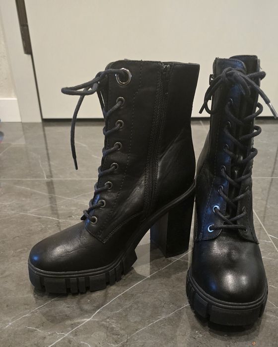 Дамски Боти с ток