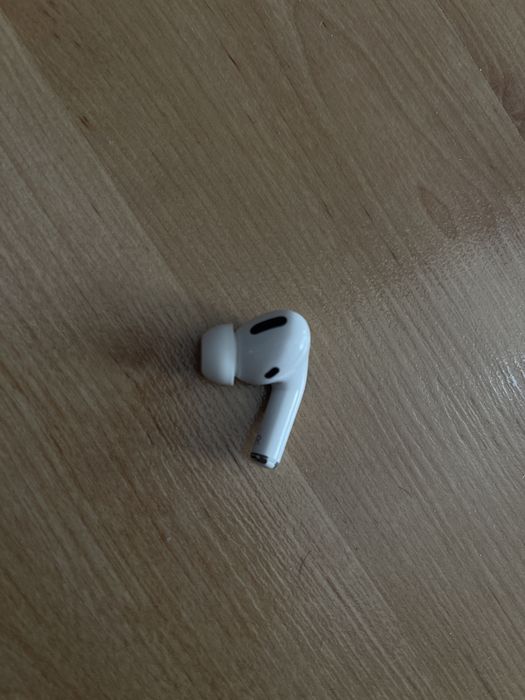 Поштучный правый Airpods Pro 1