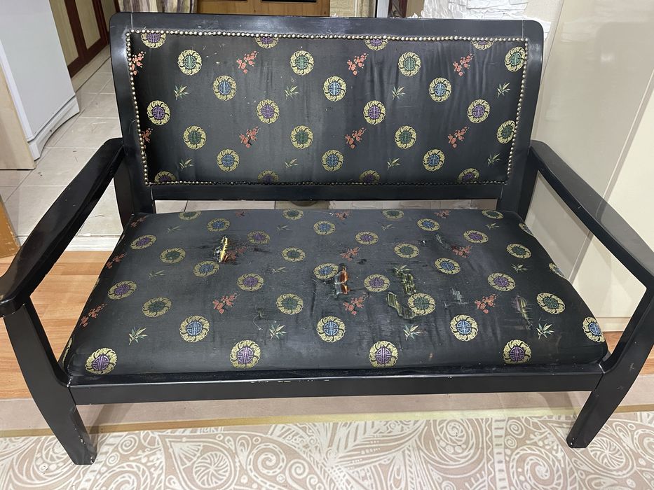 Диванчик и стенка