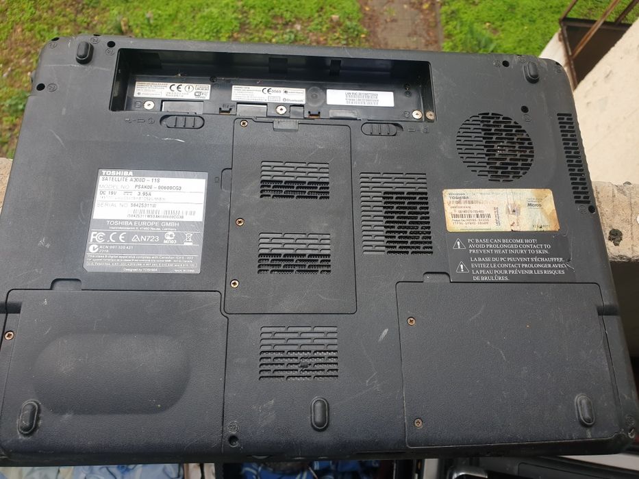 Toshiba satellite за ремонт или части.