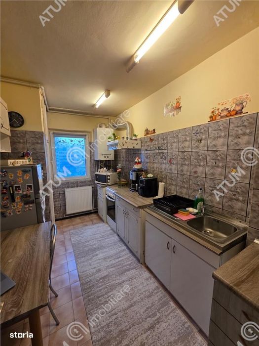 Apartament cu 3 camere decoamndate in zona Valea Aurie din Sibiu