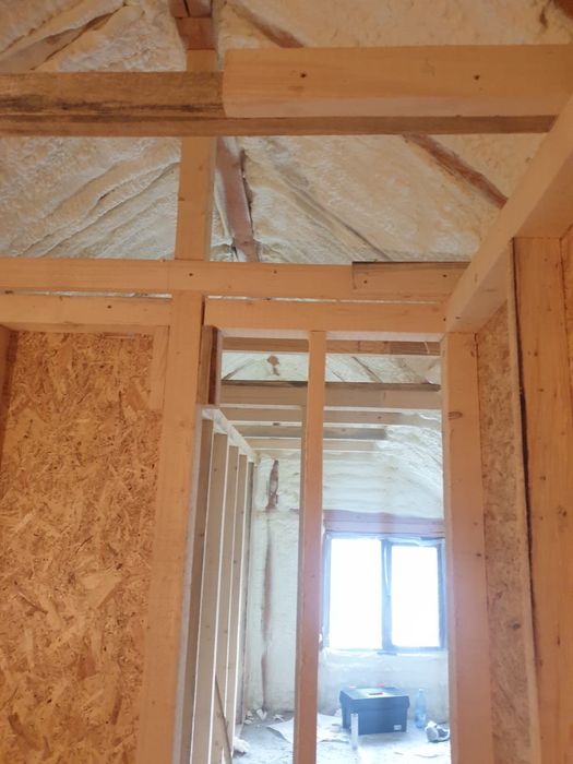 Izolație cu spumă poliuretanica termica fonica