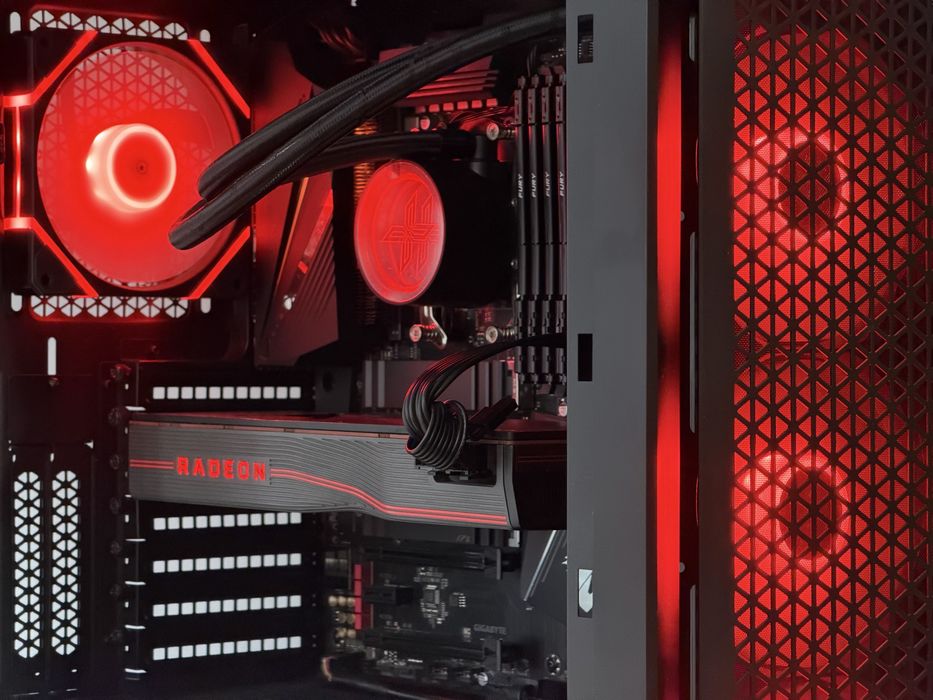 Геймърски компютър Ryzen 5 5600x, RX5700XT, 32GB, водно охлаждане
