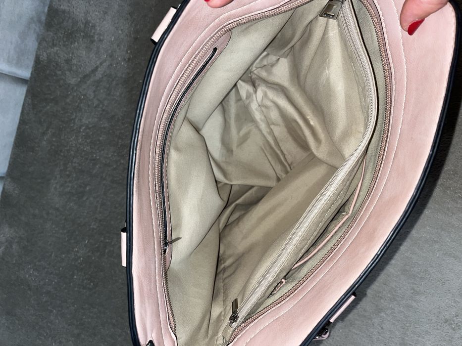 Дамска чанта цвят пепел от рози нова