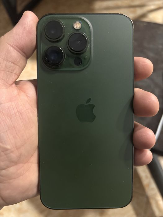 Iphone 13 pro 256 LLA. Yomkost 76%. Holati yaxwi karobka dok bor.