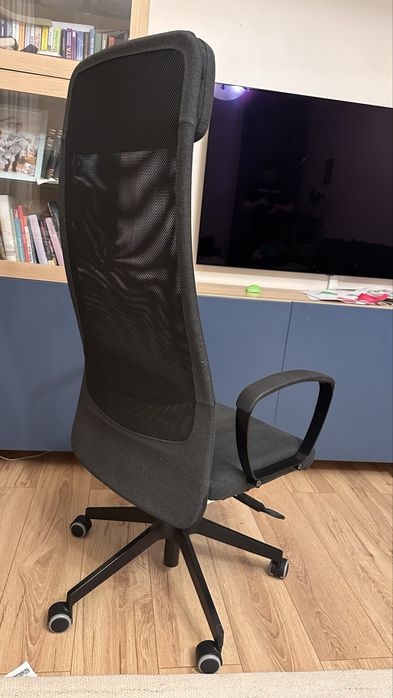 Scaun rotativ IKEA, Vissle gri inchis mediu