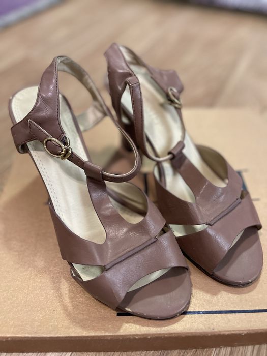 Босоножки 39-40 размер