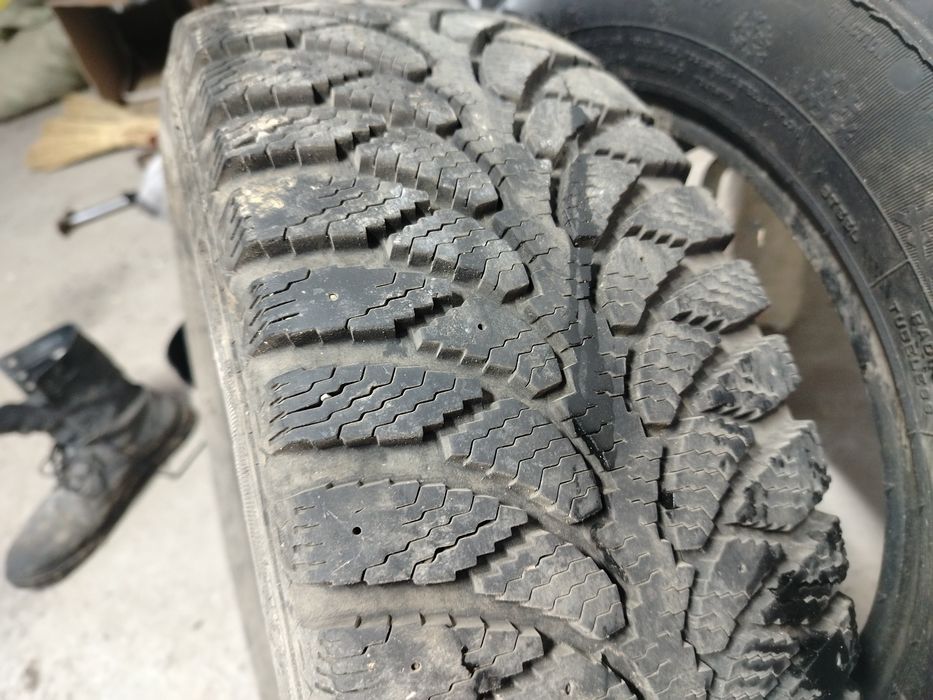 Авто шина зимный