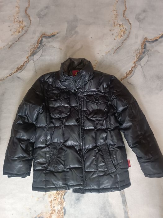Продам черную куртку