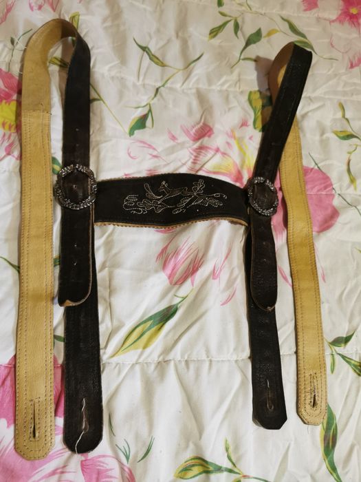 Кожени тиранти с Бродирана предна част и катарами/кожено изделие