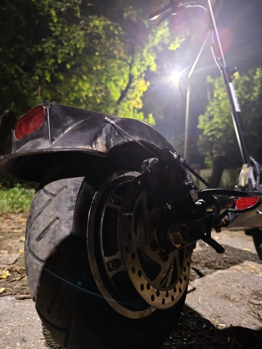 Продаю электро самокат