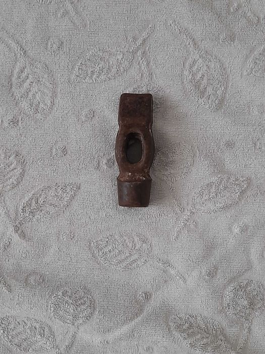 Продается головка  от молотка в отличном состоянии, б/у. Пр-во СССР.