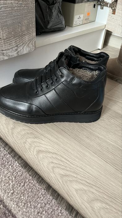 Продам Зимние ботинки