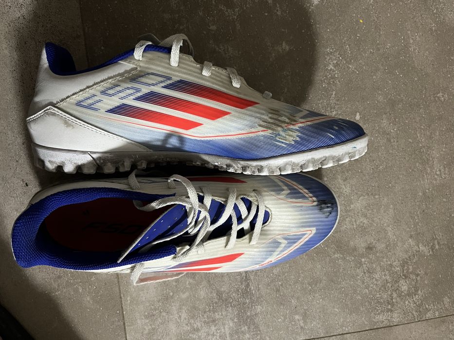 Vând ghete de fotbal F50