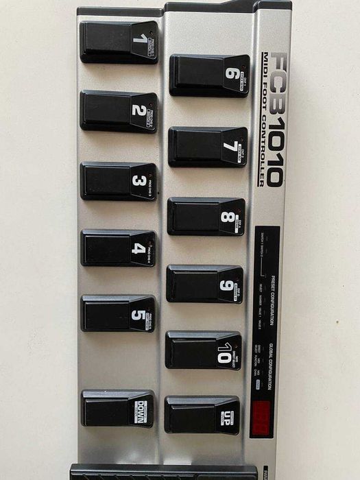 BEHRINGER FCB1010 Midi Footswitch / Футсуич