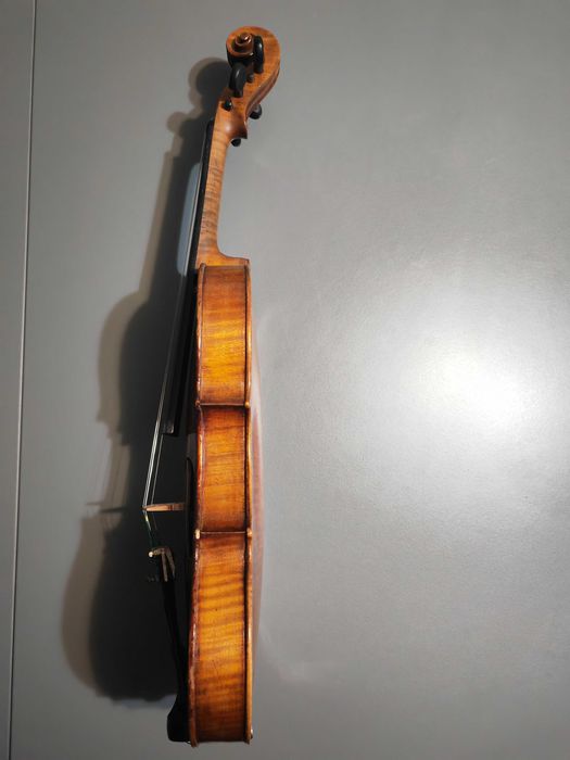 Vând vioara copie Antonio Stradivarius