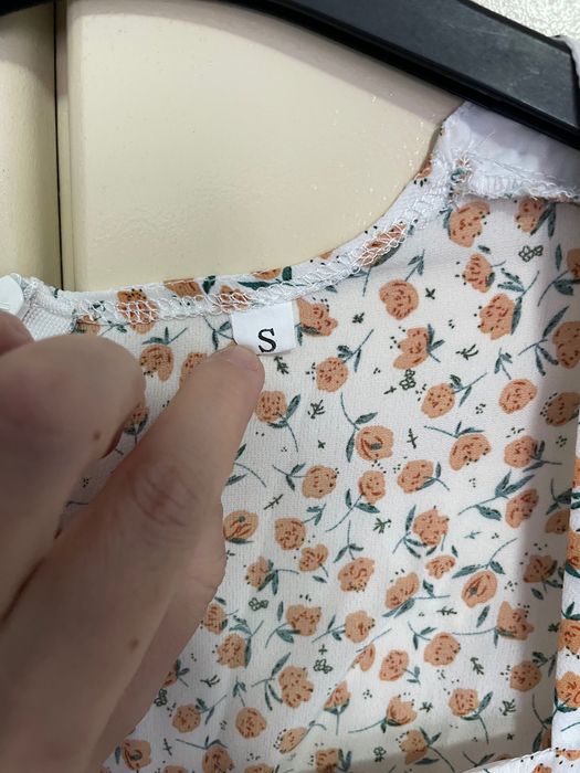 Rochiță feminină înflorată