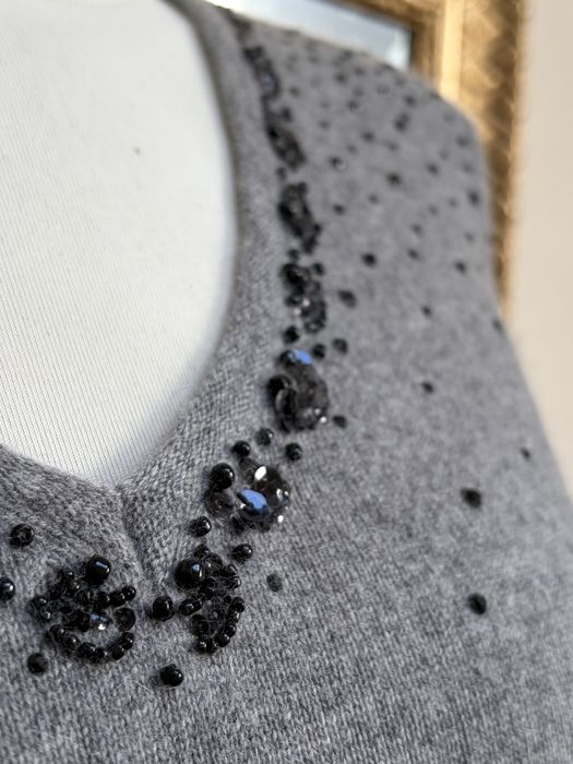 Maddison, cașmir, pulover gri, broderie cu mărgele