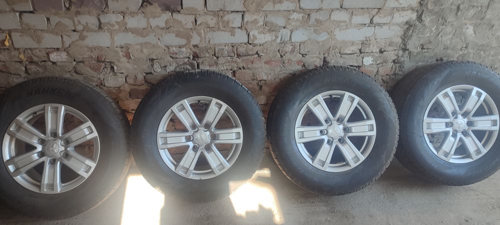 Продам срочно резину с дисками