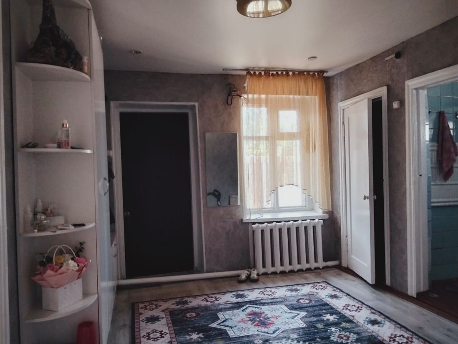 Жеке басты жер үй сатылады