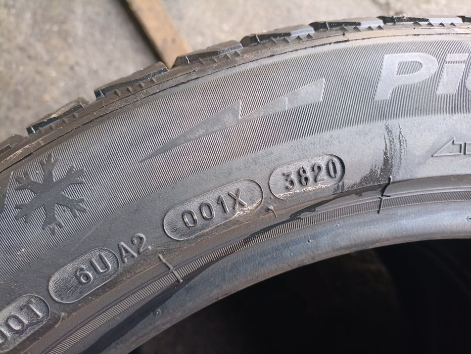 2 anvelope NOI de iarna Michelin 265/40 R19 dot 3820