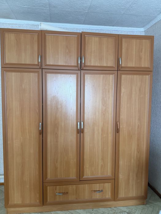 Продам шкаф большой
