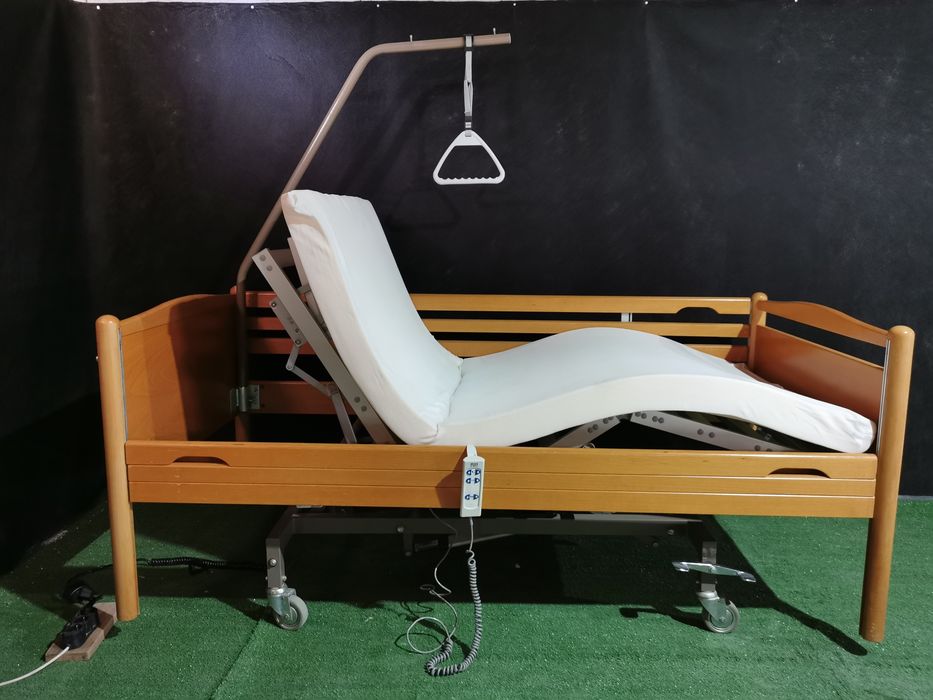 Електрическо болнично легло