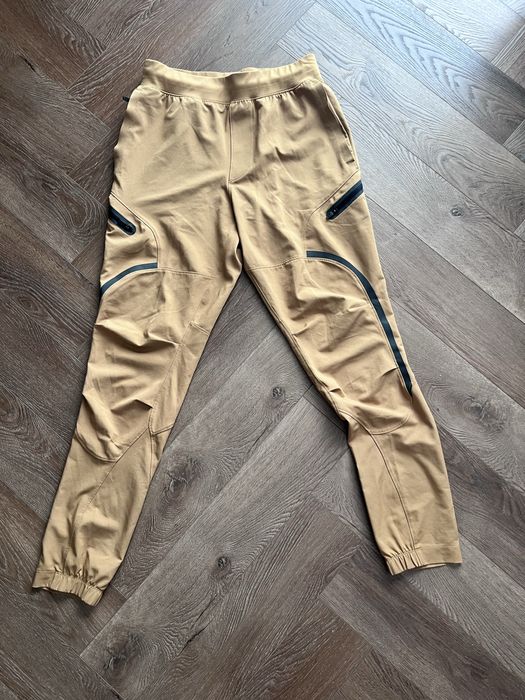 Спортивные брюки Under Armour Fitted
