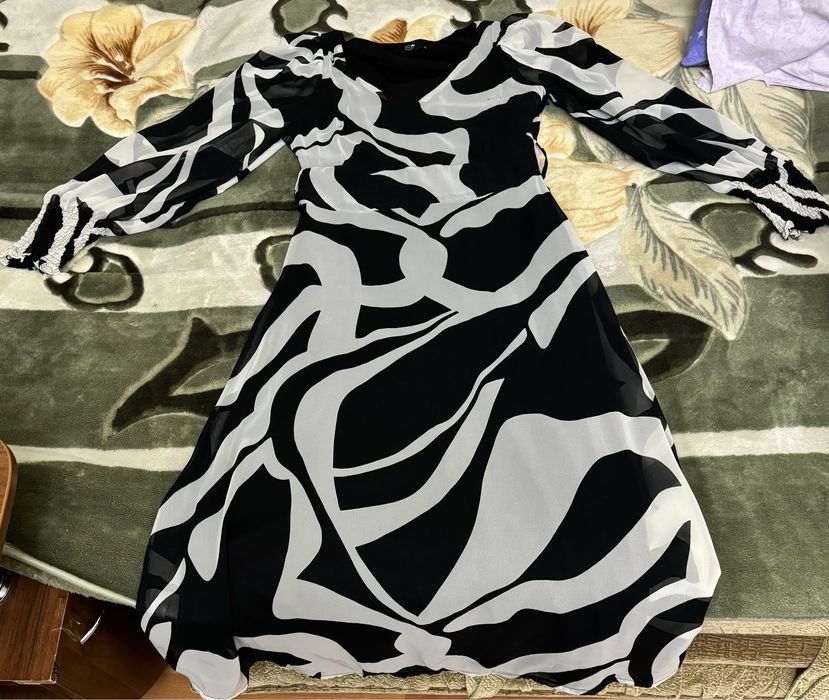 Продаю все платья