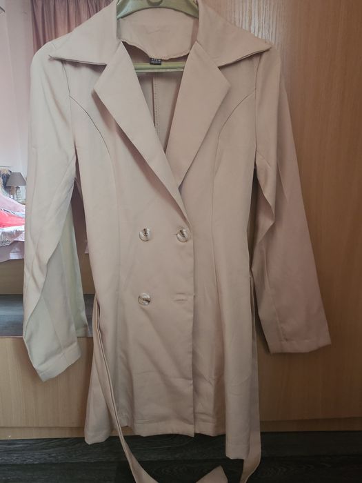 Дамско тънко палто