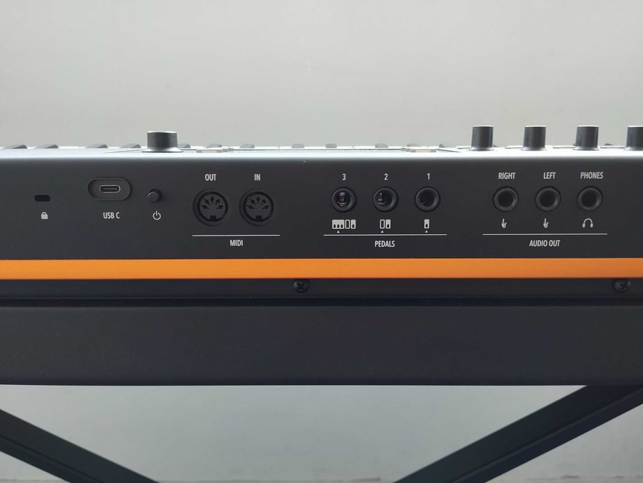 Синтезатор/ Миди клавиатура Studiologic SL88 mk2